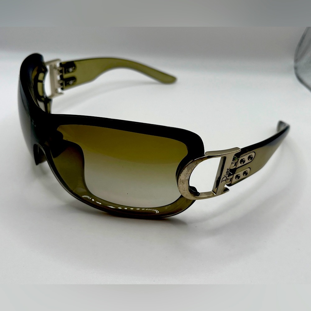 Women’s Christian Dior Sunglasses subtle green